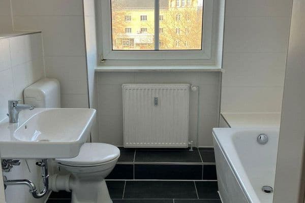 Pronájem bytu 2+1 82 m², Franz-Ludwig-Rasch-Straße 12, Naumburg Pronájem bytu 2+1 82 m², Franz-Ludwig-Rasch-Straße 12, Naumburg