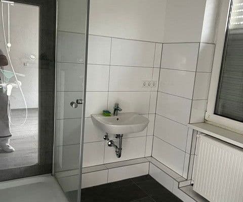 Pronájem bytu 1+kk 38 m², Kaiserstr. 102, Wuppertal Pronájem bytu 1+kk 38 m², Kaiserstr. 102, Wuppertal