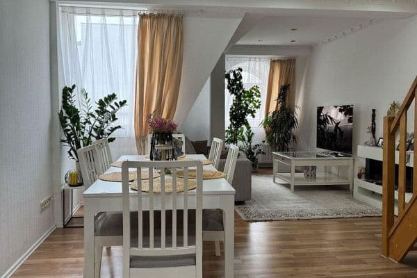 Pronájem bytu 4+1 127 m², Albertusstraße 9, Mönchengladbach Pronájem bytu 4+1 127 m², Albertusstraße 9, Mönchengladbach