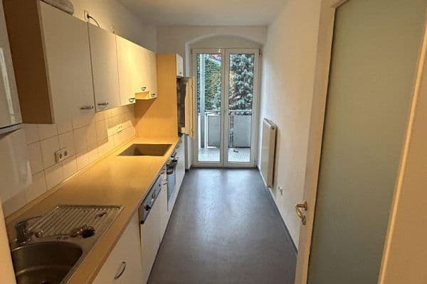 Pronájem bytu 2+1 50 m², Ulmenstraße 18, Nürnberg, Bavorsko Pronájem bytu 2+1 50 m², Ulmenstraße 18, Nürnberg, Bavorsko