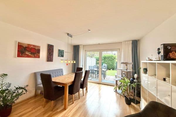 Prodej domu 138 m², pozemek 145 m², Theodore Heuss Allee, Viernheim Prodej domu 138 m², pozemek 145 m², Theodore Heuss Allee, Viernheim