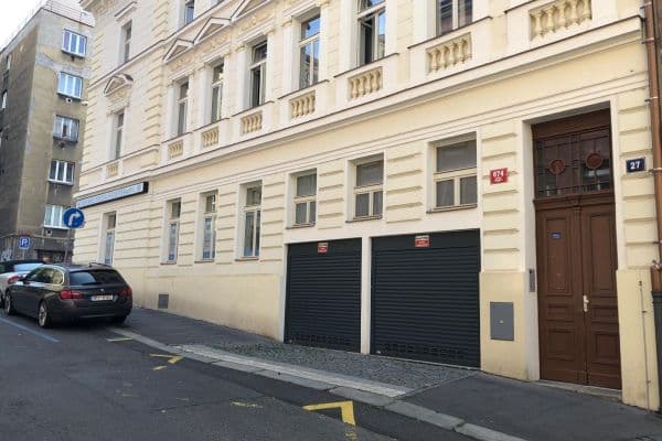 Prodej garáže 33 m², Baranova, Hlavní město Praha Prodej garáže 33 m², Baranova, Hlavní město Praha