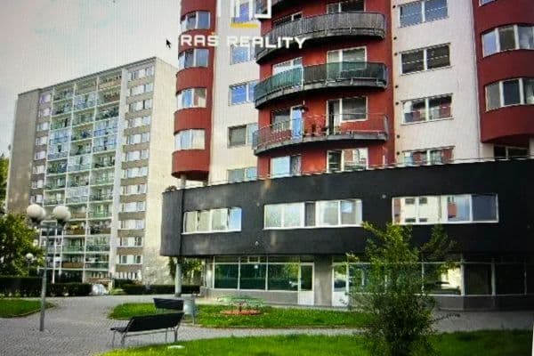 Pronájem bytu 3+kk 90 m², nábřeží Závodu míru, Pardubice Pronájem bytu 3+kk 90 m², nábřeží Závodu míru, Pardubice