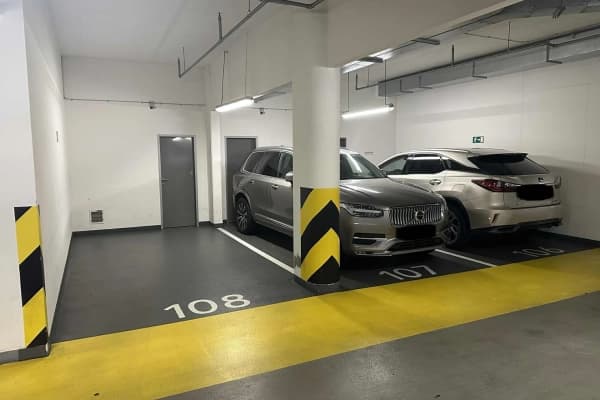 Pronájem garáže 15 m², Korunní, Praha, Praha Pronájem garáže 15 m², Korunní, Praha, Praha