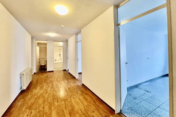 Pronájem bytu 3+1 90 m², Karlsruhe, Bádensko-Württembersko Pronájem bytu 3+1 90 m², Karlsruhe, Bádensko-Württembersko