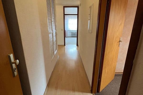 Pronájem bytu 4+1 90 m², Uetze Pronájem bytu 4+1 90 m², Uetze