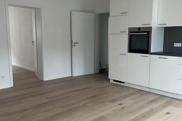 Pronájem bytu 3+1 92 m², P6 10,11, Mannheim Pronájem bytu 3+1 92 m², P6 10,11, Mannheim