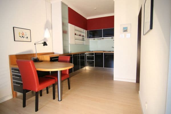 Pronájem bytu 1+1 31 m², Schwanenwik 40, Hamburg-Uhlenhorst, Hamburg Pronájem bytu 1+1 31 m², Schwanenwik 40, Hamburg-Uhlenhorst, Hamburg