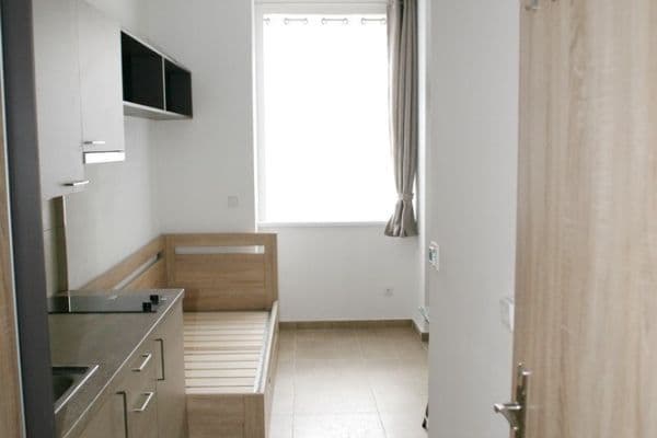 Pronájem bytu 1+kk 20 m², Československé armády, Hlavní město Praha Pronájem bytu 1+kk 20 m², Československé armády, Hlavní město Praha