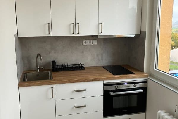 Pronájem bytu 1+kk 28 m², Benkova, Praha Pronájem bytu 1+kk 28 m², Benkova, Praha