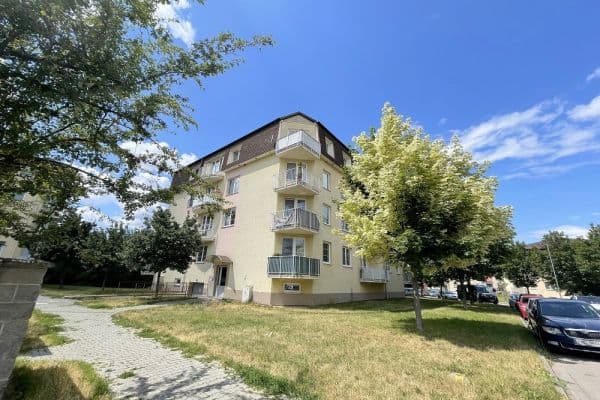 Pronájem bytu 2+1 54 m², Topolová, Olomouc Pronájem bytu 2+1 54 m², Topolová, Olomouc