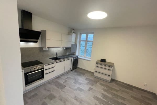 Pronájem bytu 2+1 71 m², Americká, Liberec Pronájem bytu 2+1 71 m², Americká, Liberec