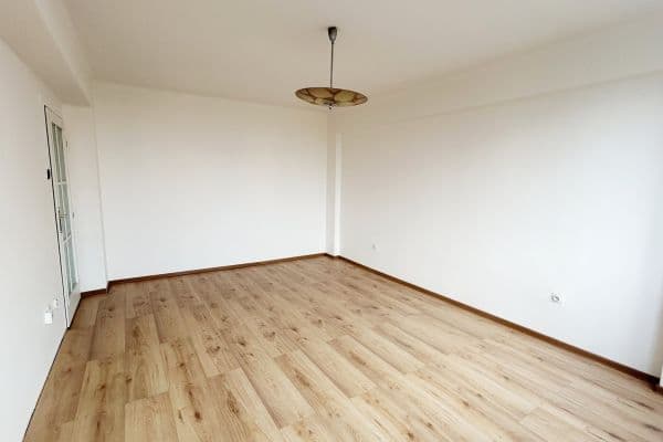 Pronájem bytu 2+1 53 m², Rimavské Soboty, Kolín, Středočeský kraj Pronájem bytu 2+1 53 m², Rimavské Soboty, Kolín, Středočeský kraj