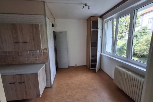 Pronájem bytu 3+1 64 m², Boženy Němcové, Cheb, Karlovarský kraj Pronájem bytu 3+1 64 m², Boženy Němcové, Cheb, Karlovarský kraj