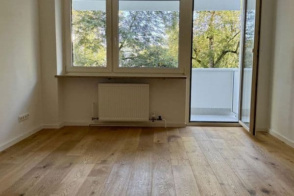 Prodej bytu 3+1 70 m², Engadiner Strasse 36, München, Bavorsko Prodej bytu 3+1 70 m², Engadiner Strasse 36, München, Bavorsko