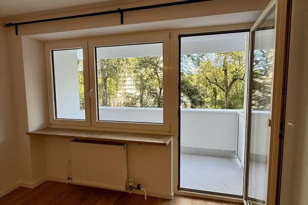 Prodej bytu 3+1 70 m², Engadiner Strasse 36, München, Bavorsko Prodej bytu 3+1 70 m², Engadiner Strasse 36, München, Bavorsko