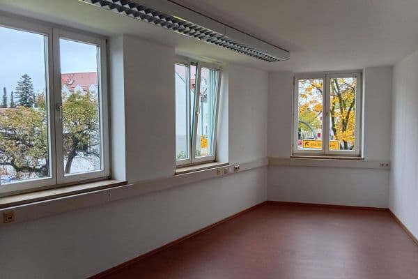 Pronájem bytu 4+1 119 m², Augsburger Str. 43, Dachau, Bavorsko Pronájem bytu 4+1 119 m², Augsburger Str. 43, Dachau, Bavorsko