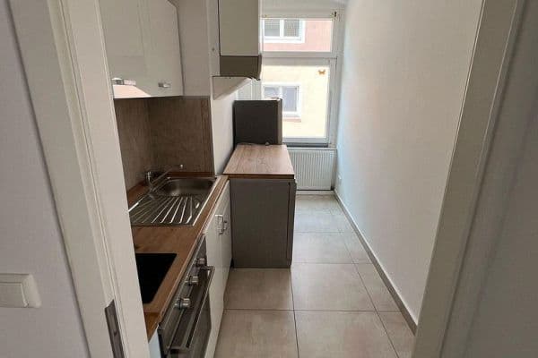 Pronájem bytu 3+1 60 m², Venloer Str.332, Köln, Severní Porýní-Vestfálsko Pronájem bytu 3+1 60 m², Venloer Str.332, Köln, Severní Porýní-Vestfálsko