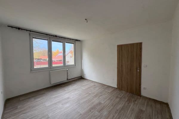 Pronájem bytu 2+1 50 m², Hřbitovní, Strunkovice nad Blanicí Pronájem bytu 2+1 50 m², Hřbitovní, Strunkovice nad Blanicí