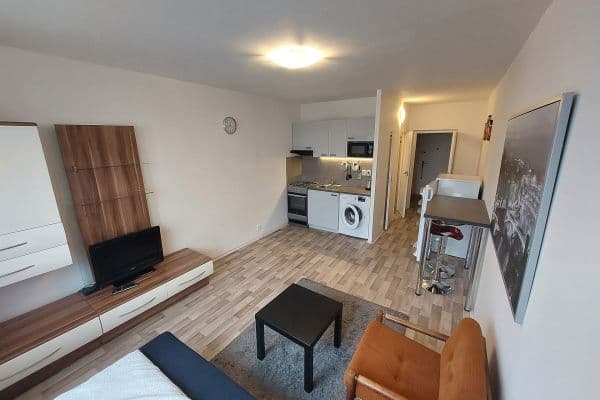 Pronájem bytu Garsoniéra 28 m², Mečíková, Praha Pronájem bytu Garsoniéra 28 m², Mečíková, Praha