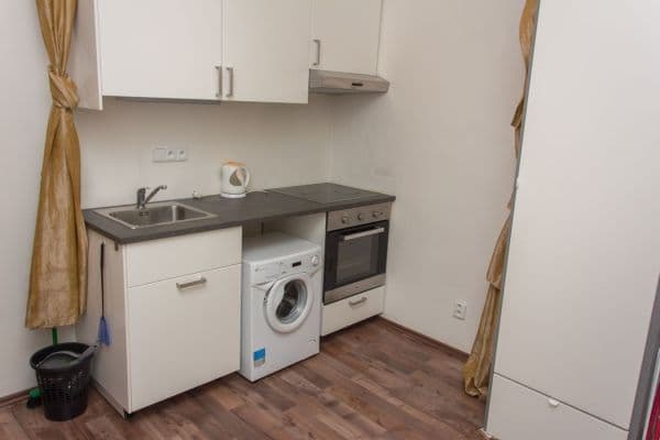 Pronájem bytu 2+1 48 m², Jaromírova, Praha Pronájem bytu 2+1 48 m², Jaromírova, Praha