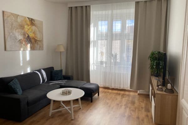 Pronájem bytu 2+1 80 m², Gorkého, Bratislava - mestská časť Staré Mesto Pronájem bytu 2+1 80 m², Gorkého, Bratislava - mestská časť Staré Mesto