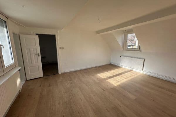 Pronájem bytu 3+1 69 m², Steinstraße 11, Recklinghausen Pronájem bytu 3+1 69 m², Steinstraße 11, Recklinghausen