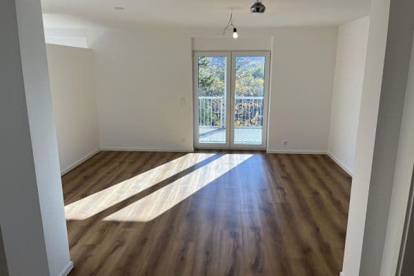 Pronájem bytu 3+1 79 m², Esslingen Pronájem bytu 3+1 79 m², Esslingen