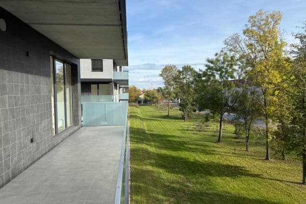 Pronájem bytu 2+kk 52 m², Čakovická, Praha Pronájem bytu 2+kk 52 m², Čakovická, Praha