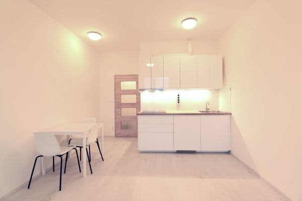 Pronájem bytu 1+kk 25 m², Augustina Lukeše, Pronájem bytu 1+kk 25 m², Augustina Lukeše,