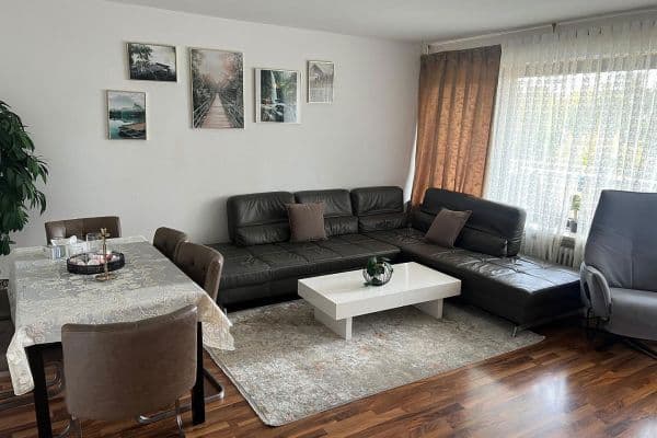 Pronájem bytu 3+1 75 m², Germering, Bavorsko Pronájem bytu 3+1 75 m², Germering, Bavorsko