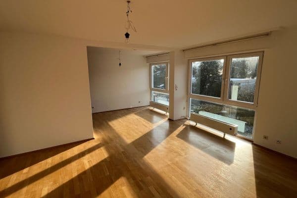 Pronájem bytu 4+1 111 m², Egelsbach Pronájem bytu 4+1 111 m², Egelsbach