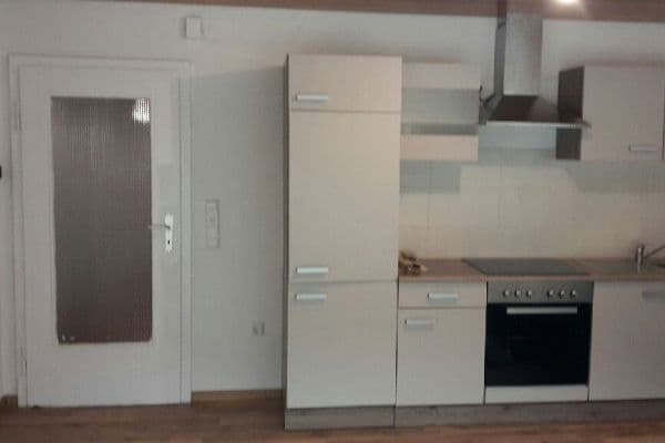 Pronájem bytu 1+1 25 m², Reußensteinstr.10, Böblingen Pronájem bytu 1+1 25 m², Reußensteinstr.10, Böblingen