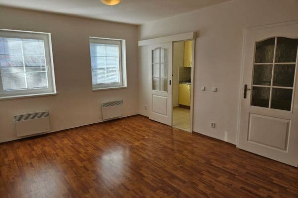 Pronájem bytu 2+1 53 m², Úhonická, Jeneč Pronájem bytu 2+1 53 m², Úhonická, Jeneč