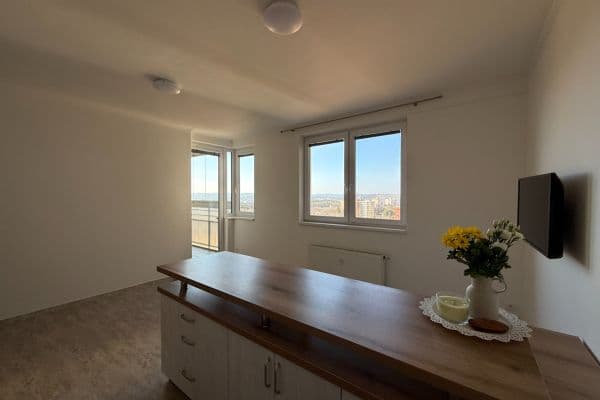 Prodej bytu 2+kk 43 m², Hnězdenská, Praha Prodej bytu 2+kk 43 m², Hnězdenská, Praha