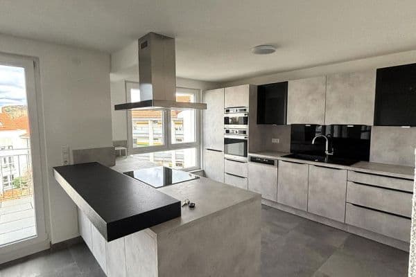 Pronájem bytu 5+1 200 m², Sindelfingen Pronájem bytu 5+1 200 m², Sindelfingen