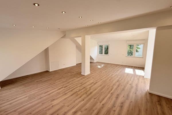 Pronájem bytu 3+1 98 m², Königsberger Straße, Oberhausen Pronájem bytu 3+1 98 m², Königsberger Straße, Oberhausen