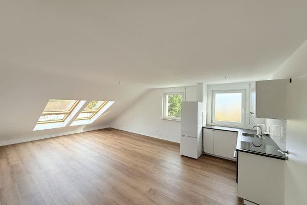 Pronájem bytu 2+kk 60 m², Brandenburger Str. 2, Esslingen Pronájem bytu 2+kk 60 m², Brandenburger Str. 2, Esslingen