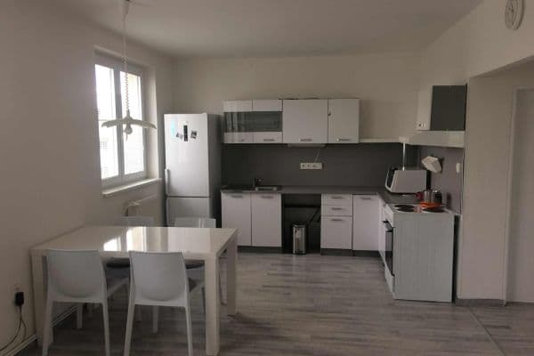 Pronájem bytu 3+kk 78 m², V Horkách, Pečky Pronájem bytu 3+kk 78 m², V Horkách, Pečky