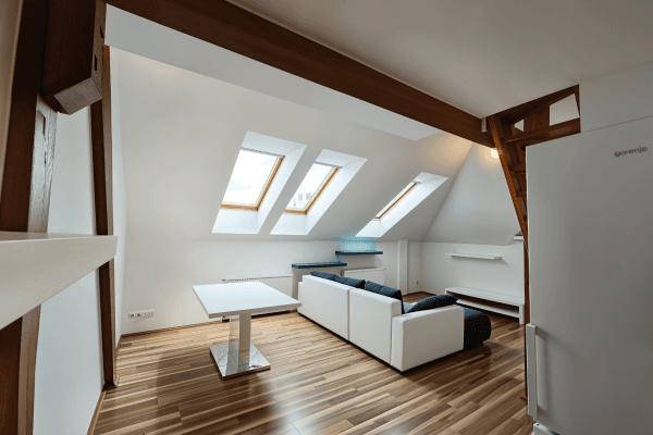 Pronájem bytu 2+kk 58 m², Spojovací, Praha Pronájem bytu 2+kk 58 m², Spojovací, Praha