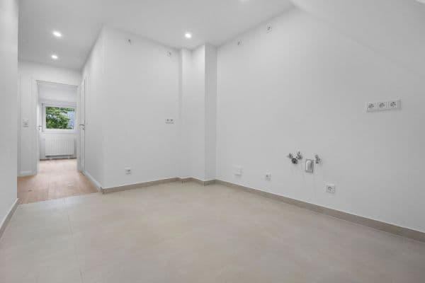 Pronájem bytu 3+1 46 m², Bremen, Bremen Pronájem bytu 3+1 46 m², Bremen, Bremen