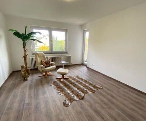 Pronájem bytu 3+1 72 m², Frankenstraße 45, Königsbrunn Pronájem bytu 3+1 72 m², Frankenstraße 45, Königsbrunn