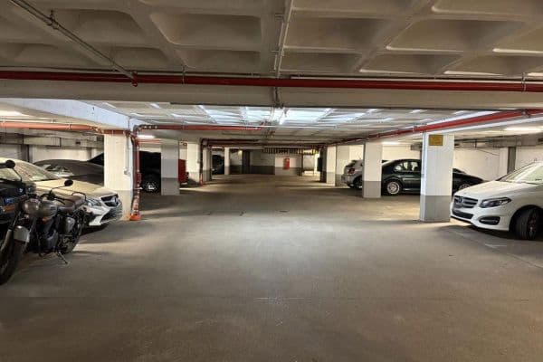 Pronájem garáže, Augsburger Straße 25, Berlin, Berlín Pronájem garáže, Augsburger Straße 25, Berlin, Berlín