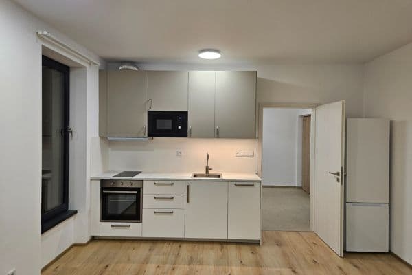 Pronájem bytu 1+kk 36 m², Měděná, Plzeň, Plzeňský kraj Pronájem bytu 1+kk 36 m², Měděná, Plzeň, Plzeňský kraj