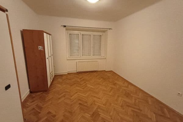 Pronájem bytu Garsoniéra 26 m², Hvězdova, Praha Pronájem bytu Garsoniéra 26 m², Hvězdova, Praha