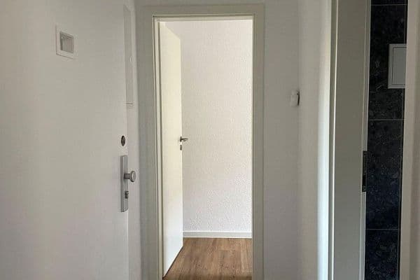 Pronájem bytu 1+1 30 m², Schienenstraße 37, Mannheim, Bádensko-Württembersko Pronájem bytu 1+1 30 m², Schienenstraße 37, Mannheim, Bádensko-Württembersko