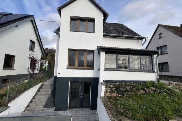 Prodej domu 127 m², pozemek 818 m², Erpel Prodej domu 127 m², pozemek 818 m², Erpel