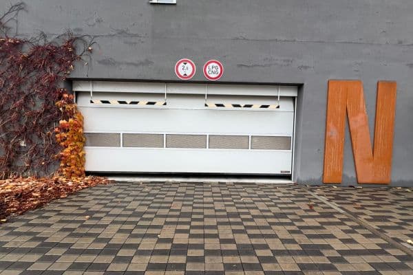 Pronájem garáže 11 m², Strnadových, Hlavní město Praha Pronájem garáže 11 m², Strnadových, Hlavní město Praha