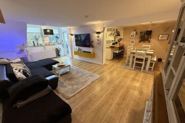 Prodej bytu 4+1 107 m², Solingen Prodej bytu 4+1 107 m², Solingen