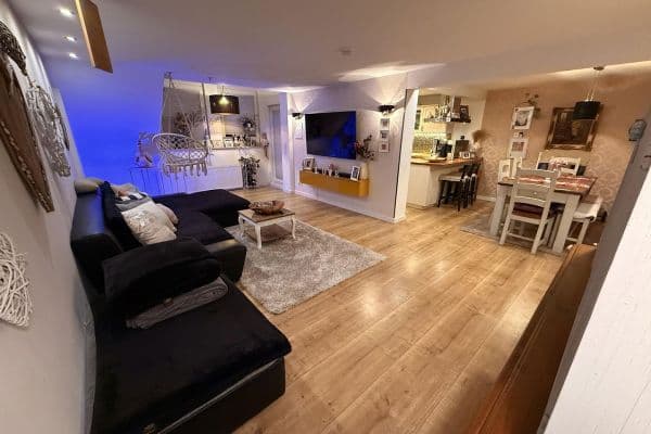 Prodej bytu 4+1 98 m², Solingen Prodej bytu 4+1 98 m², Solingen